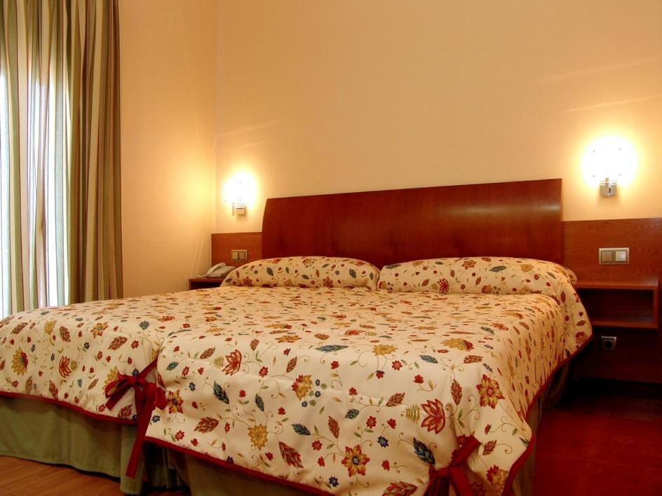 Complejo El Carrascal Hotell Muñana Exteriör bild